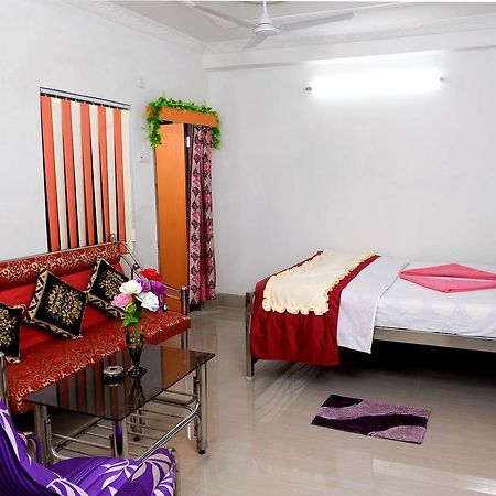 Jayanti Hotel 塔拉皮斯 外观 照片
