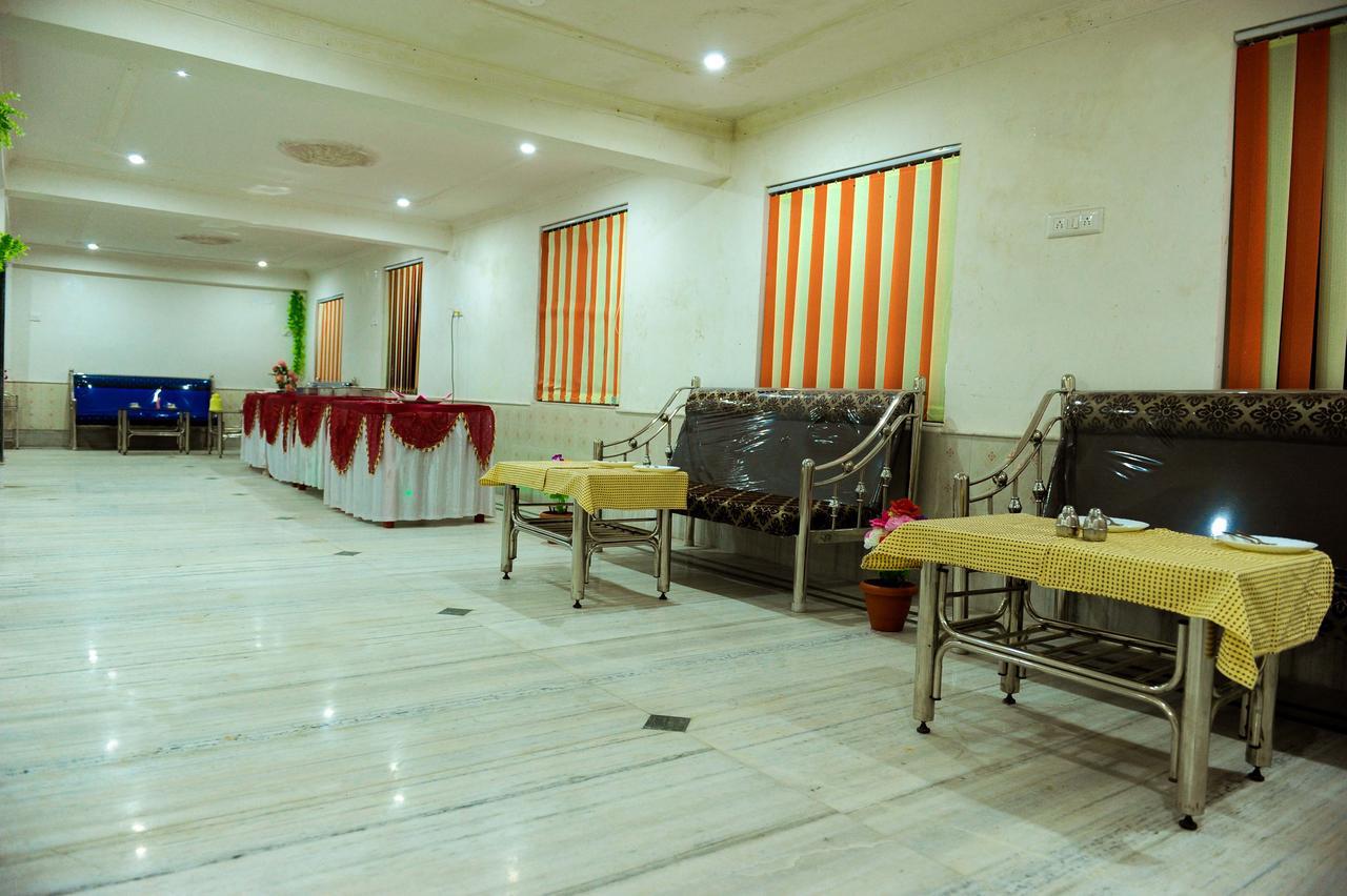 Jayanti Hotel 塔拉皮斯 外观 照片